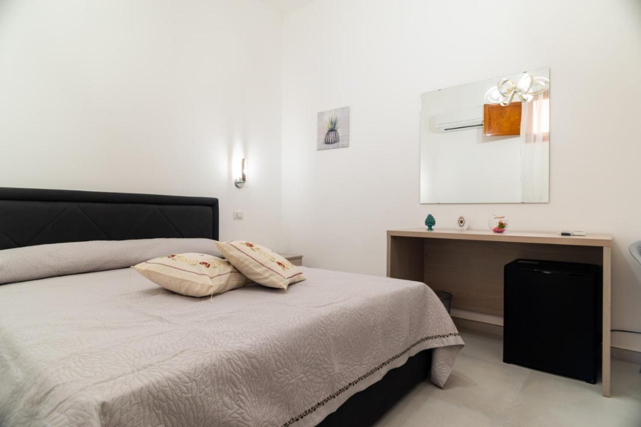 I Parrini Bed & Breakfast ปอร์โต เอมเปโดเกล ภายนอก รูปภาพ